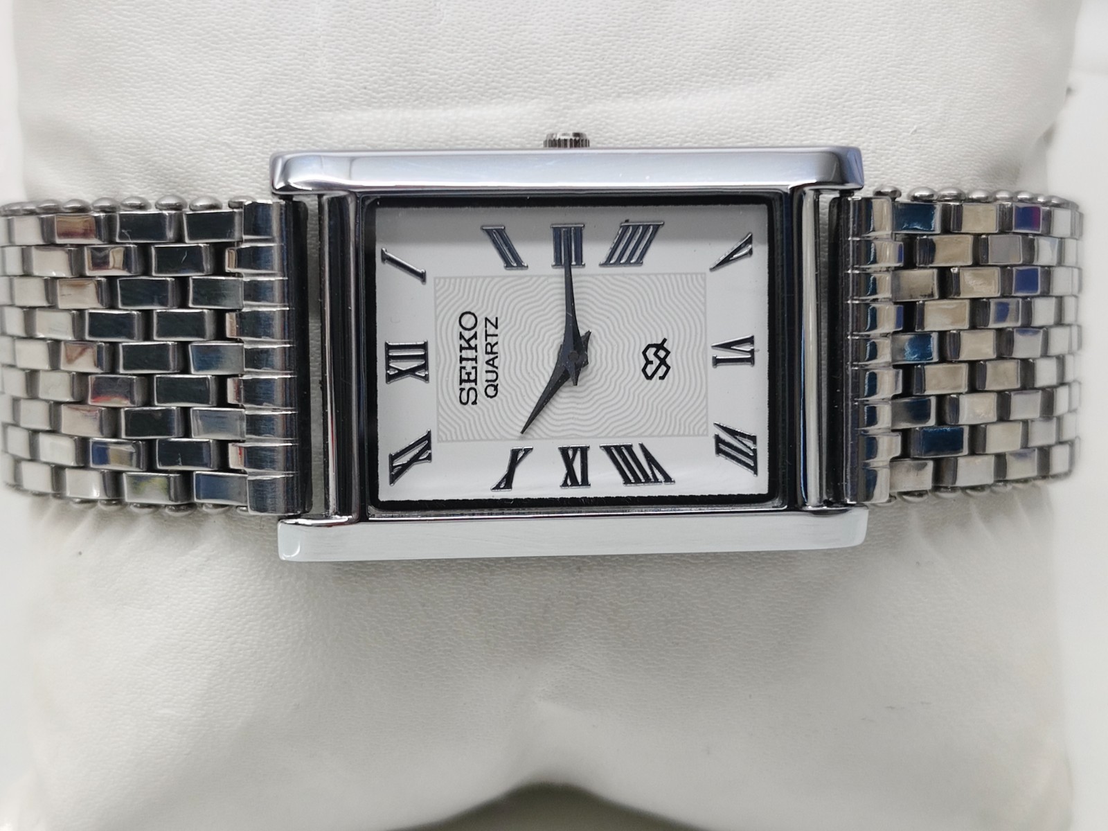 Vintage Refurbished Seiko Slim Tank White Quartz Japan Men s Wrist Watch