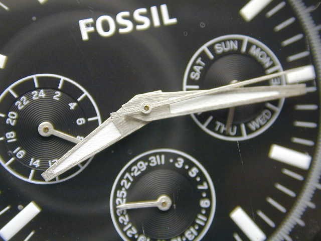 FOSSIL DATE TACHYMETER ENGRAVED BACK LARGE MENS WRIST WATCH 53 X 47 MM