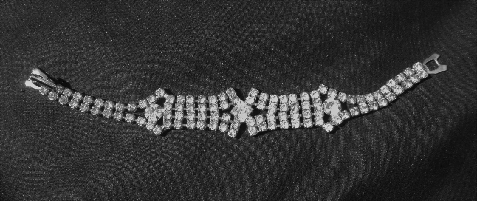 Vintage Clear Rhinestone Bracelet 7″ Wide Link Silver Tone Statement Bracelet w/