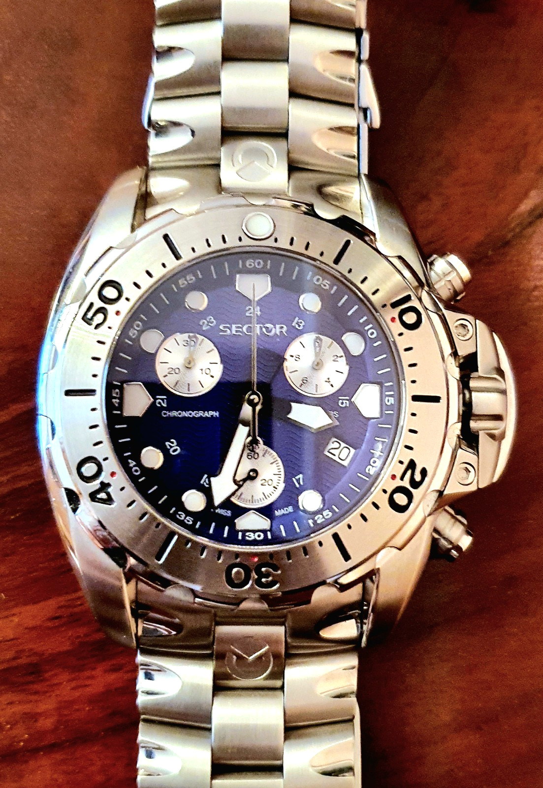 NEW Sector 600 Diver Chrono Blue Dial Watch Steel Sapphire WR 200M Swiss