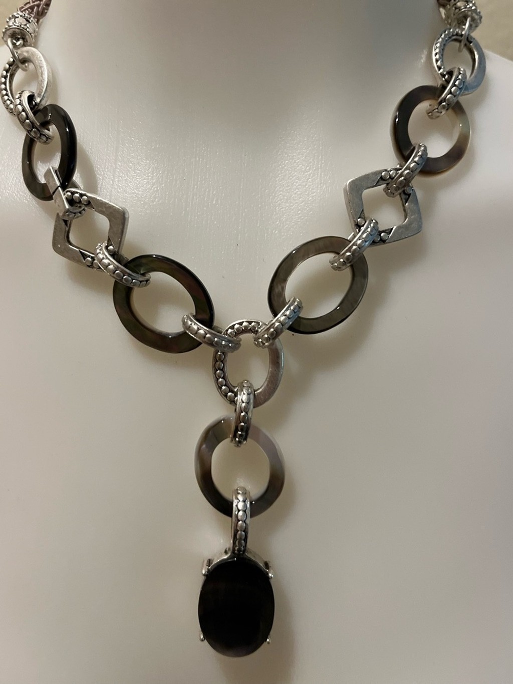 407. NWT CHICO’S LINK Y NECK STATEMENT NECKLACE & EARRING SET