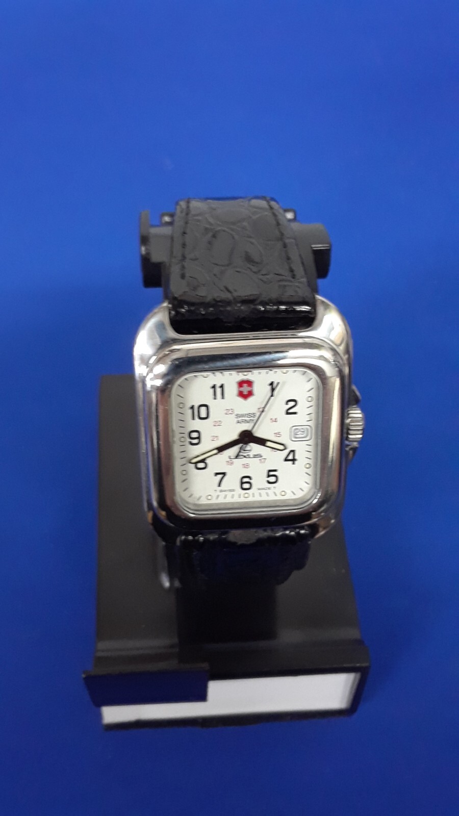 LEXUS VICTORINOX SWISS ARMY WOMENS WATCH CASE 32MM CALENDAR 700106053 SWISS MADE