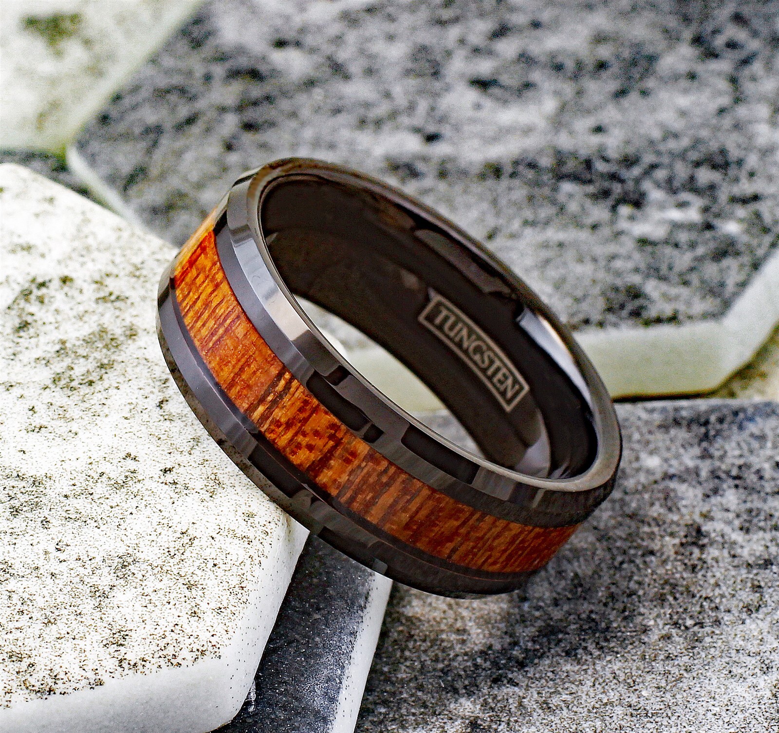 Black Tungsten Men’s Brown Wood Grain Stripe Band Ring Size 9-13