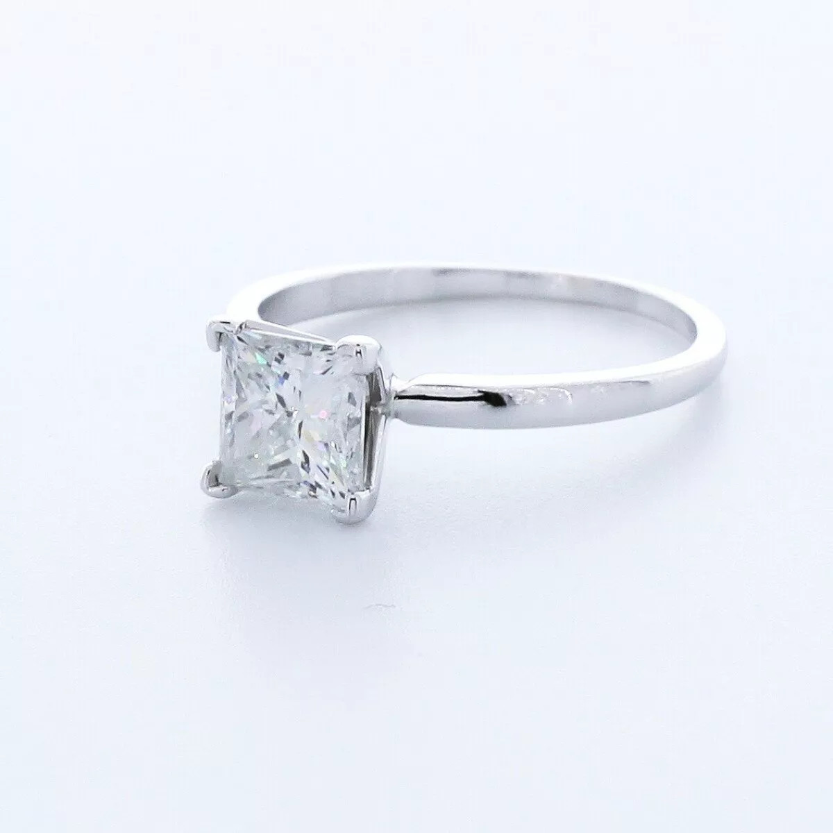 Solitaire Engagement Ring 18K Gold Princess 1.60 Carat Lab-Grown Diamond H SI2