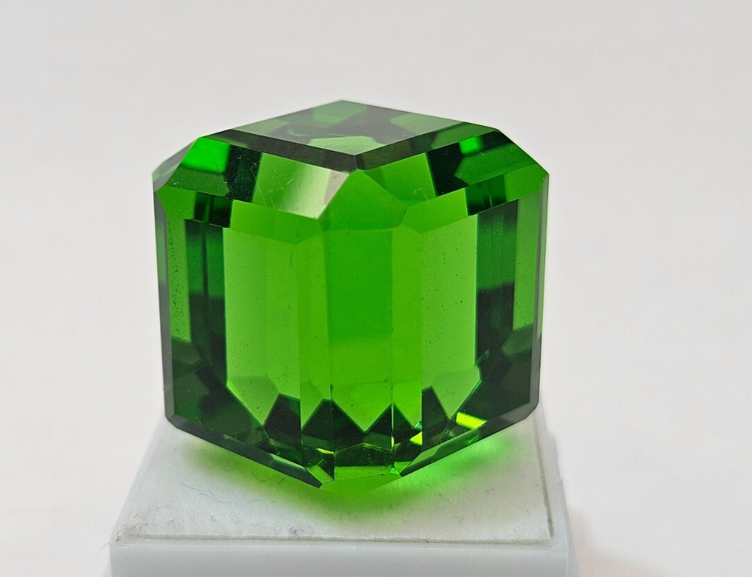 Cube Cut Natural 98-100 Ct Green Topaz Loose Gemstone Use For Multipurpose