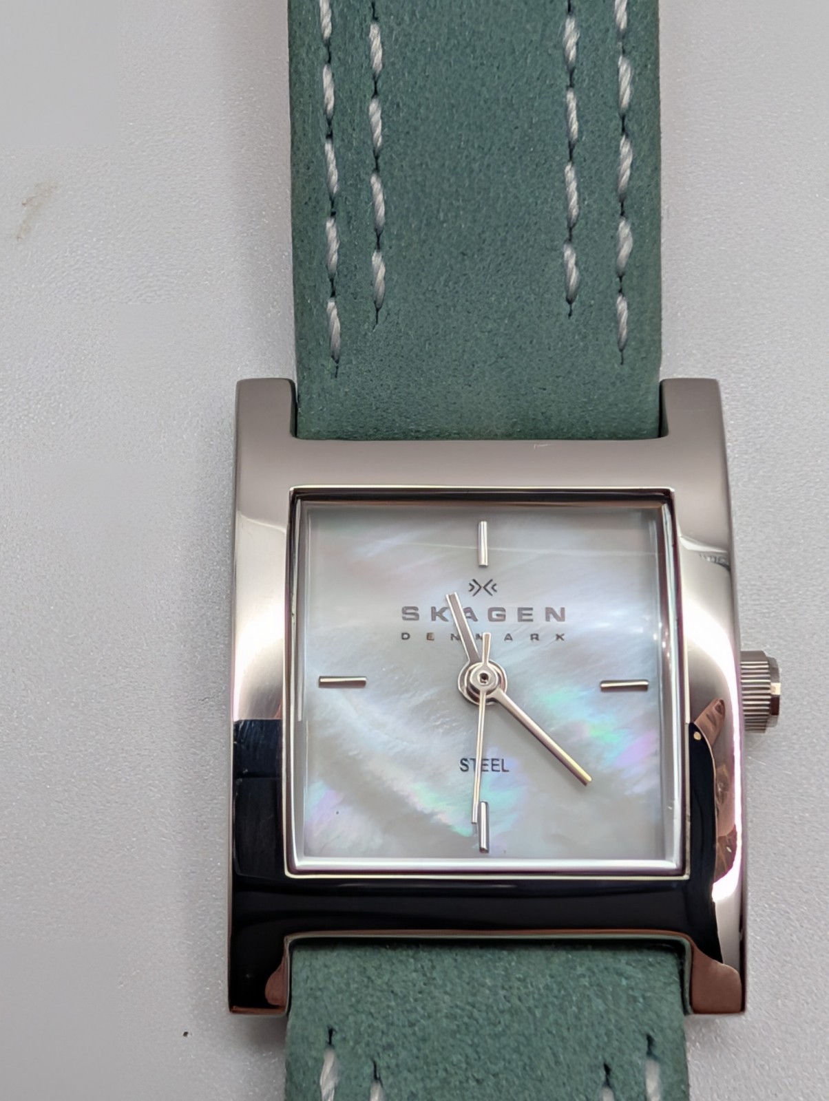 Skagen Women’s Quartz Rectangular Watch Mother of Pearl Dial Green Leather 30m