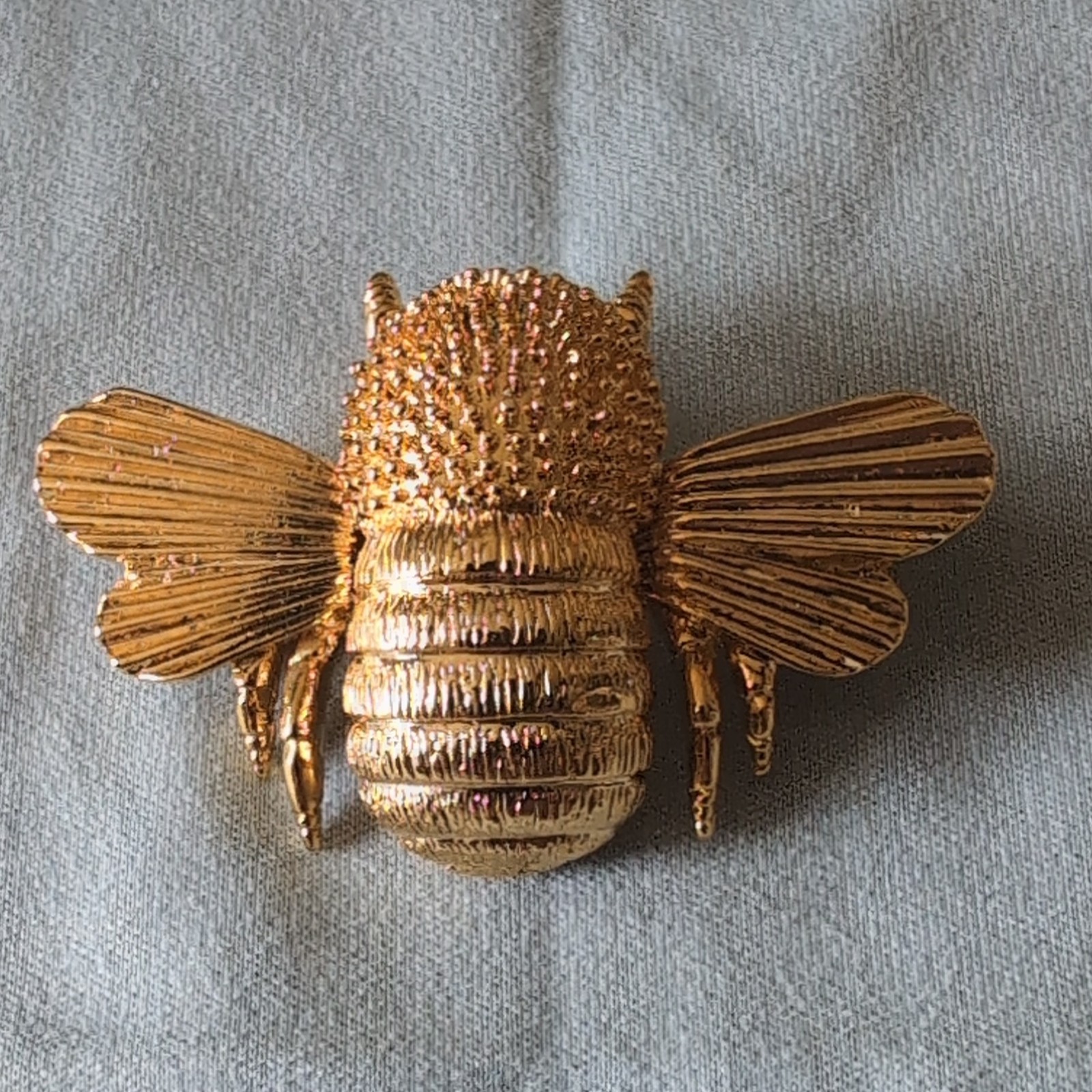VintageGold Tone Bee Insect Brooch Pin, Metal, No Stone, Animals & Insects Theme