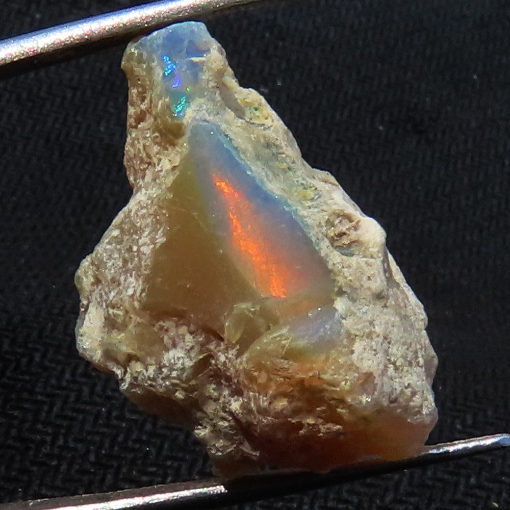 natural stunning fire ETHIOPIAN OPAL ROUGH specimen 13.45 Cts. (13x23x12 mm) w45