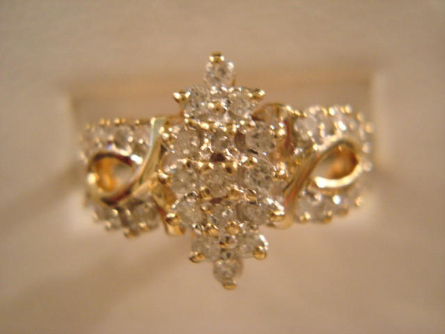 10K yg Diamond Cluster Ring – 3.6 Grams – Sz. 6.75 – .60cttw. Approximate (#S8VC