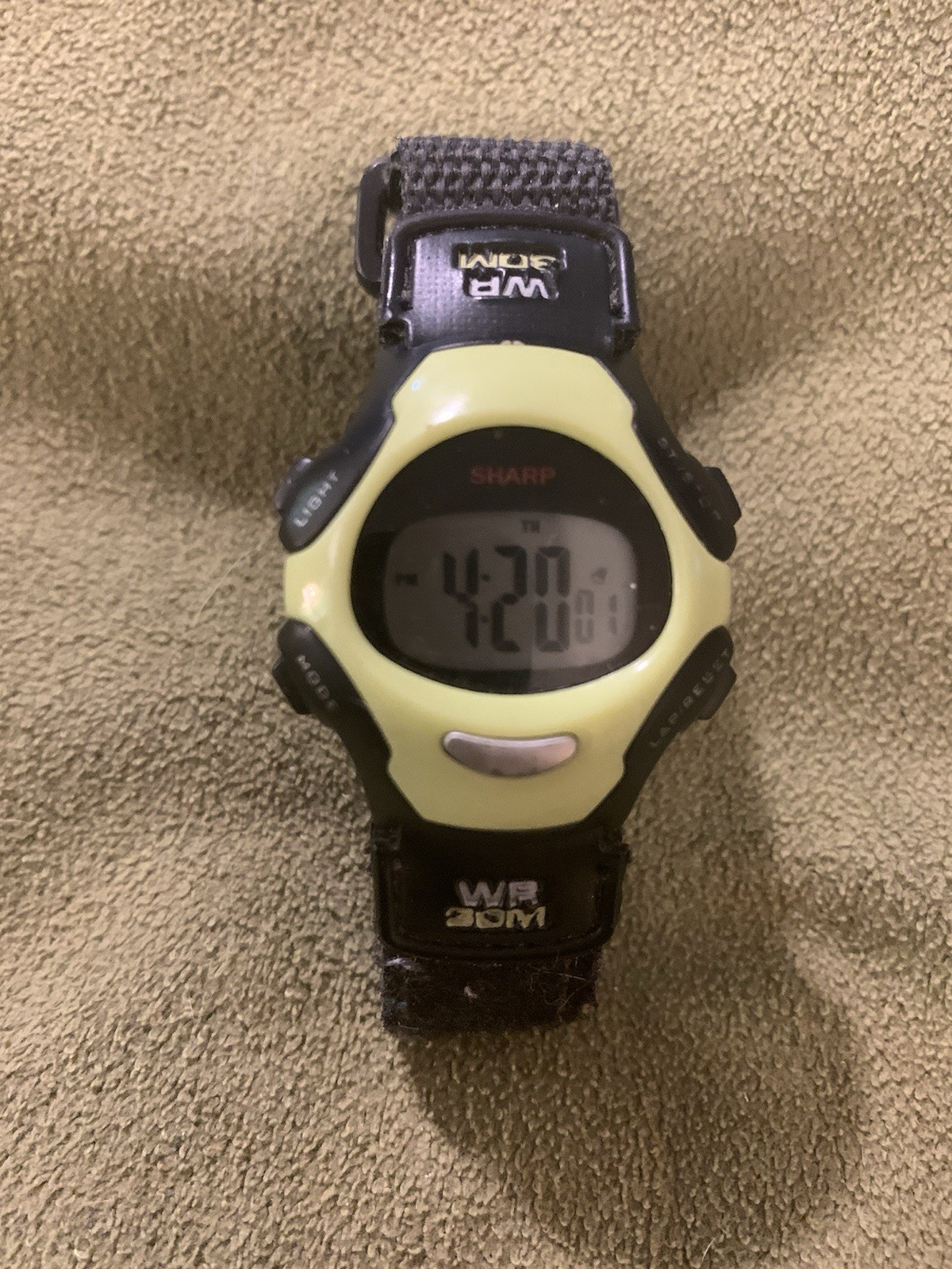 Women’s Sharp Plastic Bezel Watch *Working Condition*