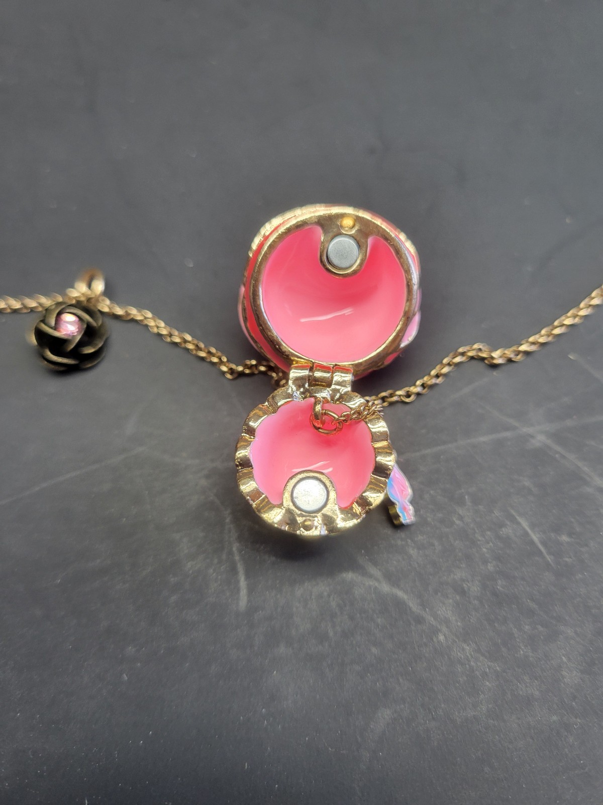 Betsey Johnson Metallic Xox Trolls Cupcake Pendant ** SEE DETAILS & PICS !! **