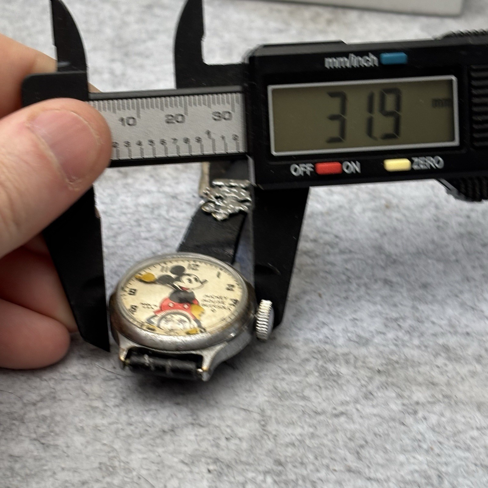 Broken Vintage Ingersoll Mickey Mouse 32mm Watch Mechanical 1930s – As Is
