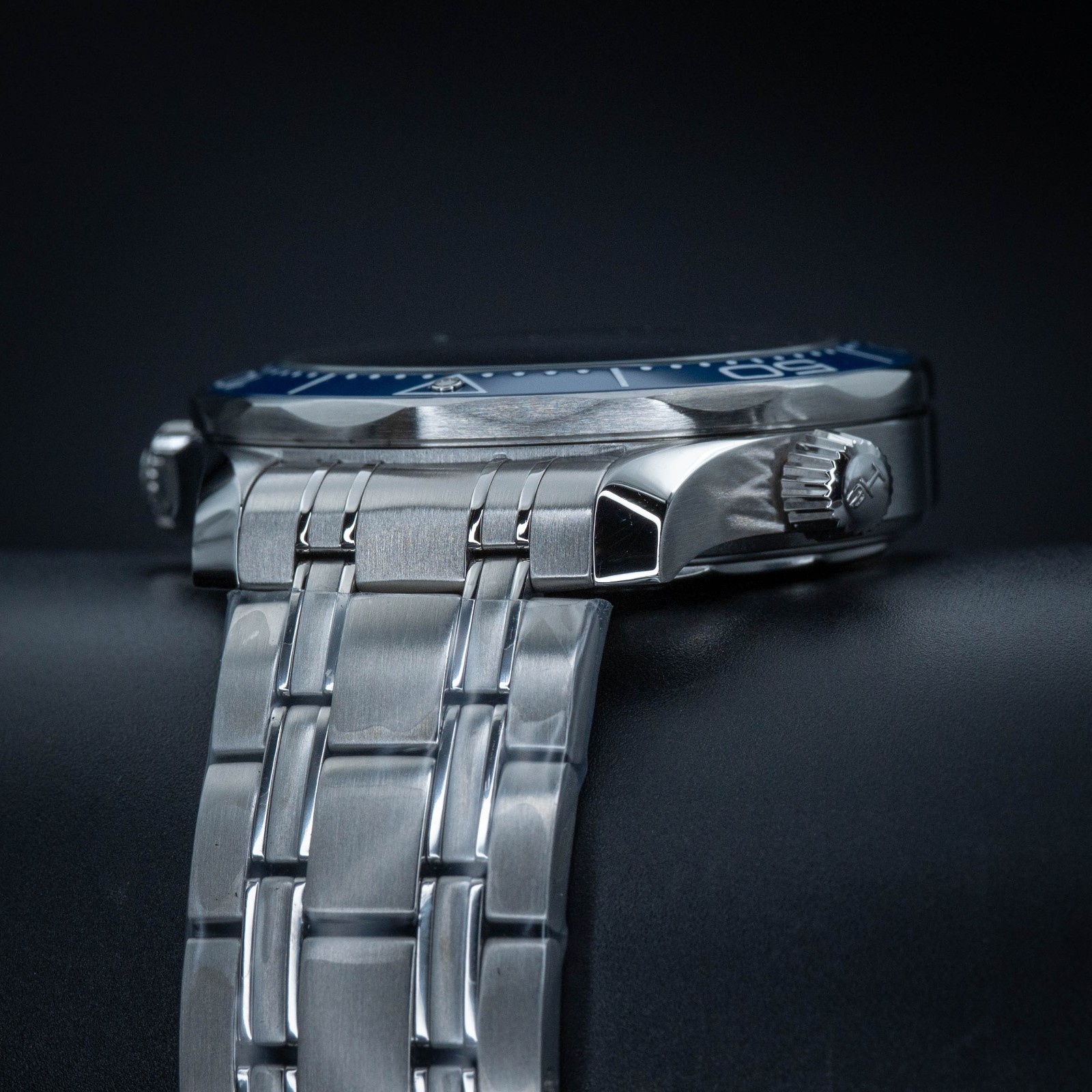 OMEGA Seamaster Diver 300M 210.30.42.20.03.001 BLUE WAVE