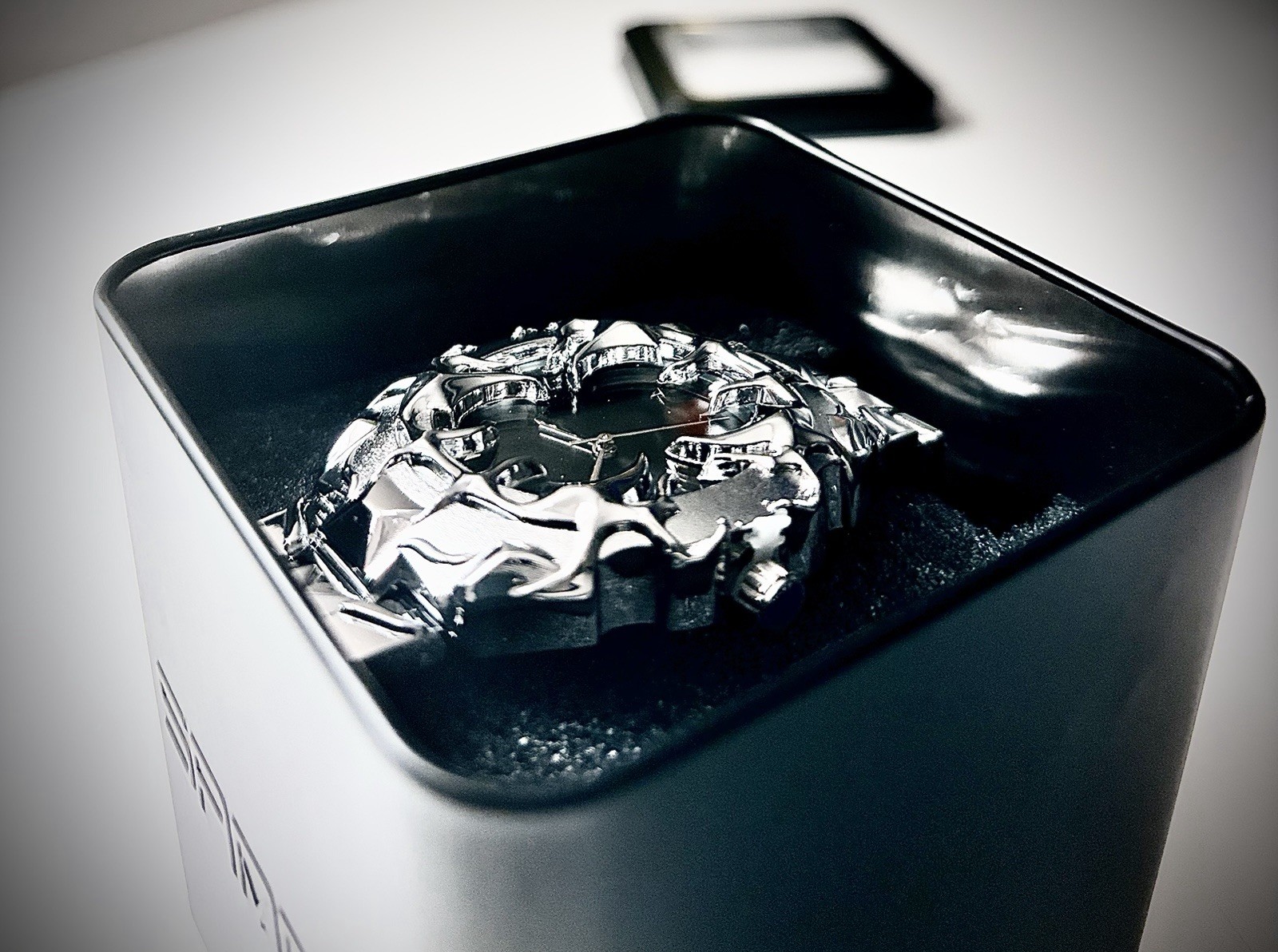 “Demon-Claw” Y2K Men’s Black and Silver Stainless Steel Quarts Watch