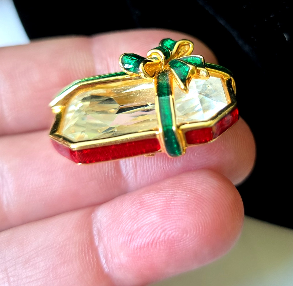 Vintage Swarovski Swan Mark Christmas Gift Crystal Pin Brooch