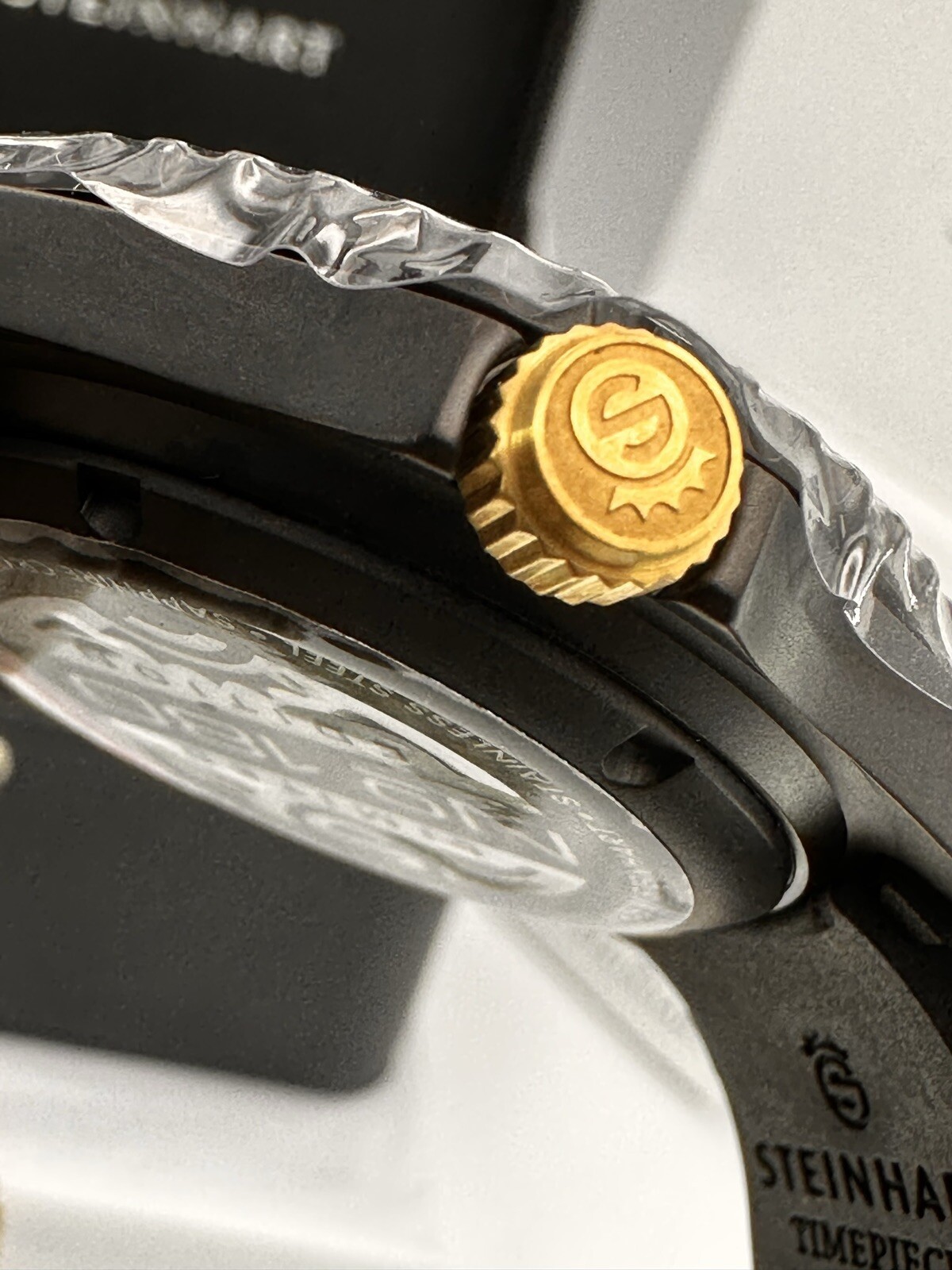 Steinhart Ocean One GMT Military Ceramic Bezel 300M 42MM Limited Edition 2xStrap