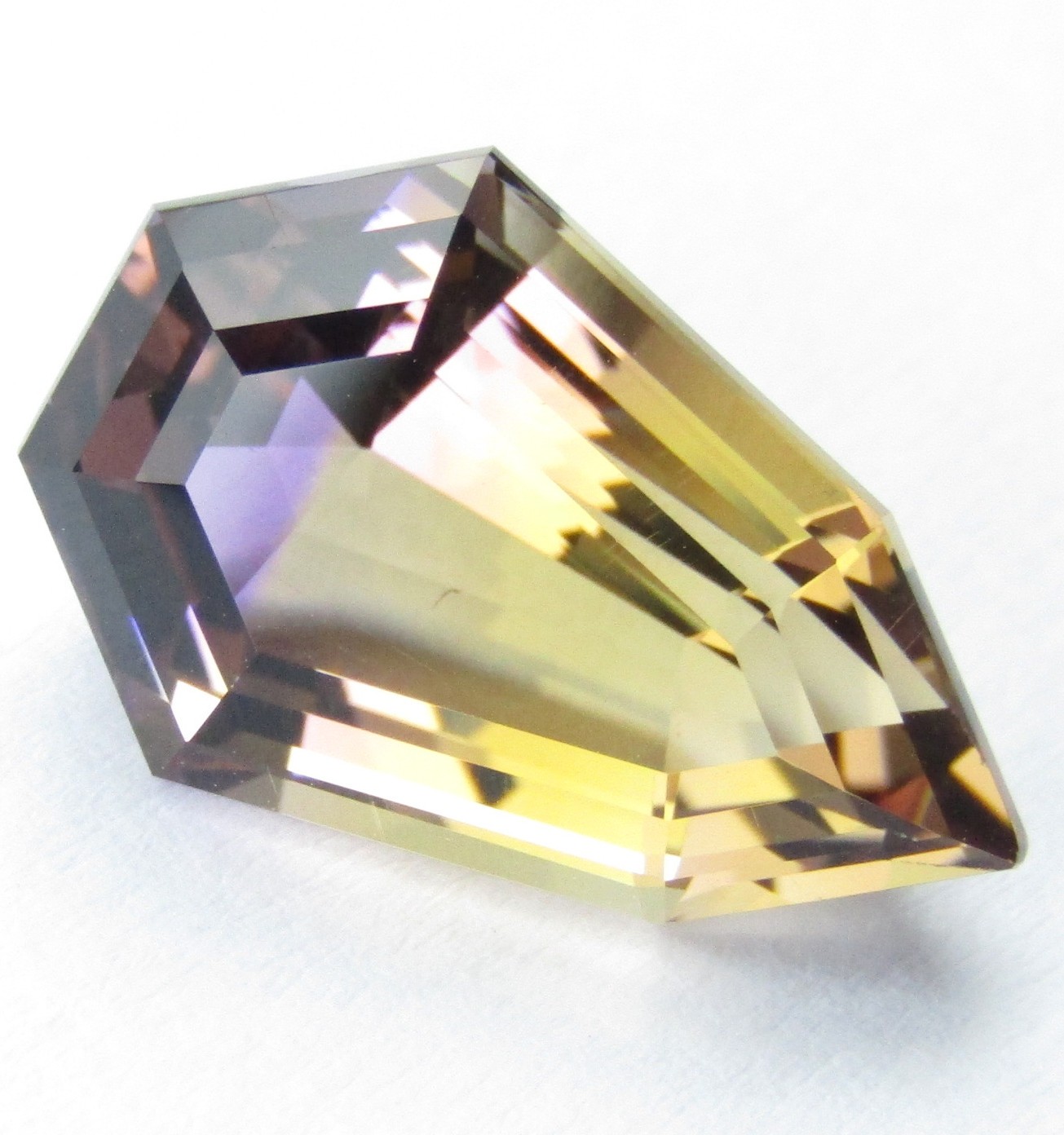 7.36Cts Mesmerizing Natural Bolivian Bi-Color Ametrine Fancy Shape Gemstone