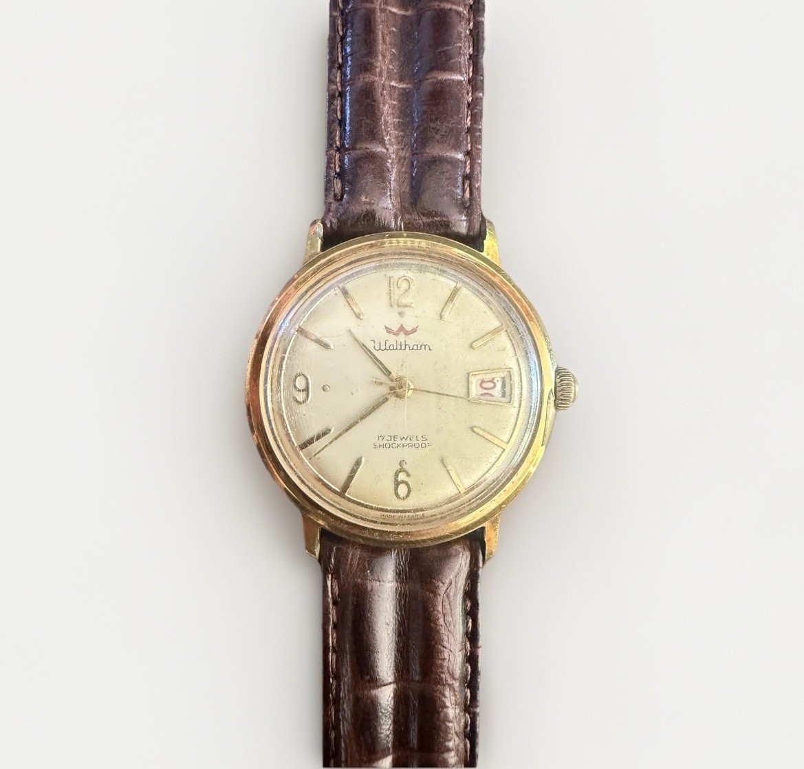 Vintage Waltham 17 Jewels Shockproof Date Mens Watch Gold HGE Swiss Wind France