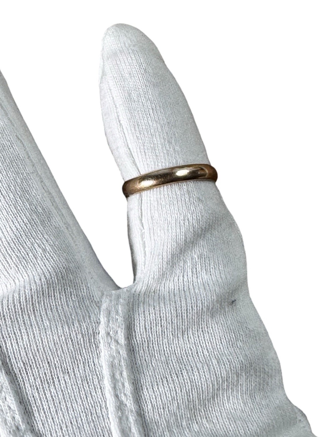 14 Karat Yellow Gold Plain Thin Band ring Size 7.75” 2.80 Grams Vintage