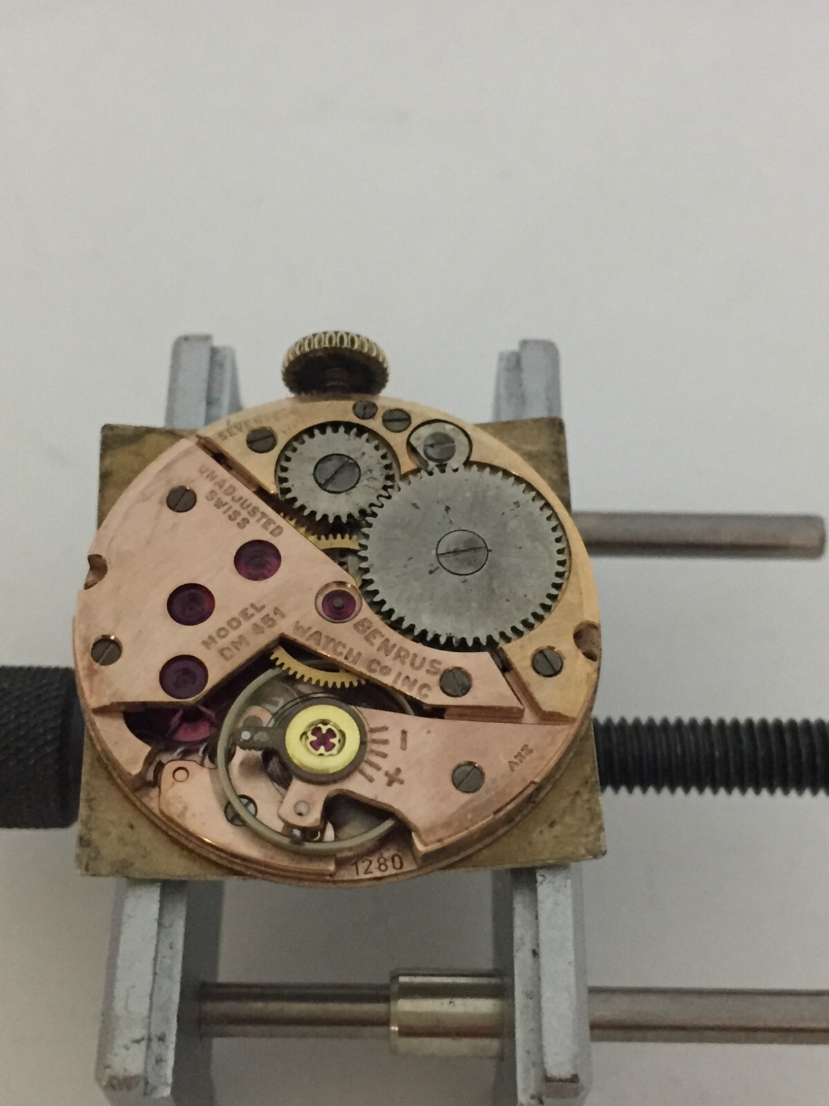 BENRUS 20 MICRON GOLD ELECTROPLATE BEZEL 1OK G.F BACK MANUAL WINDING