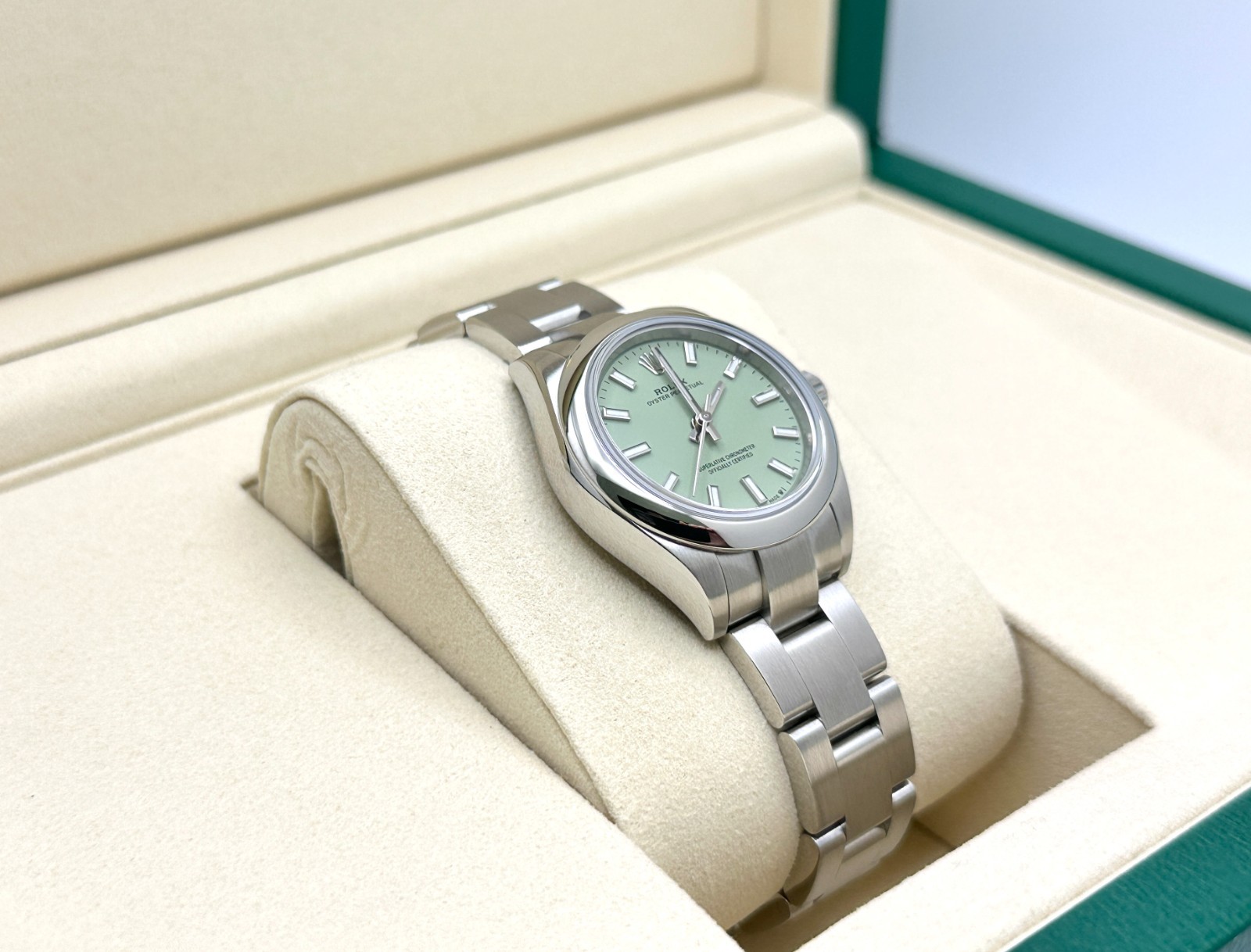 Brand New Rolex Ladies Oyster Perpetual 28 276200 PISTACHIO Dial Steel Full Set