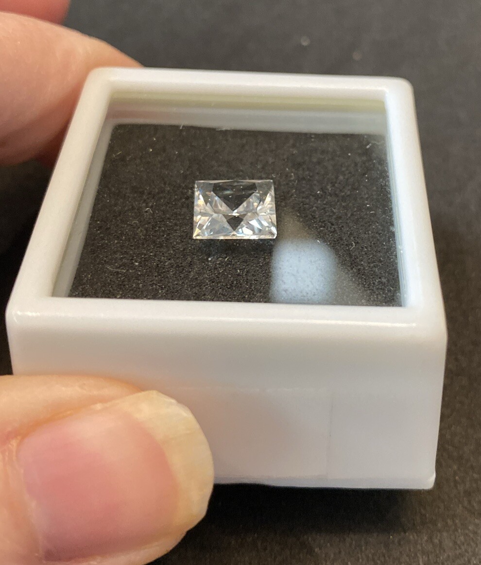✨Beautiful JTV 3.50ct 8x8MM Princess Cut White YAG (yttrium aluminum garnet)✨