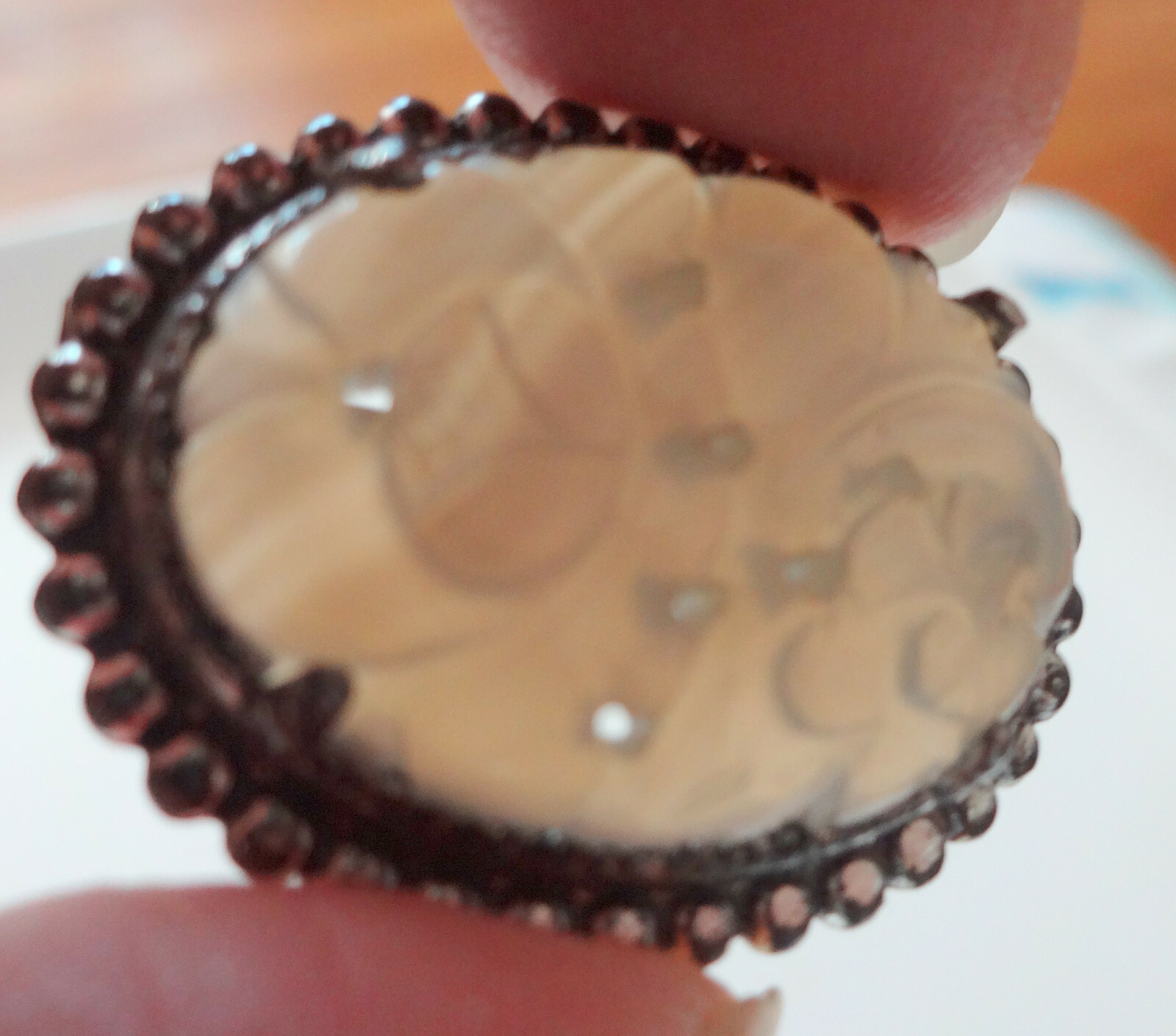Antique Art Deco Victorian Chinese Asian Carved Translusent Stripe Agate Brooch
