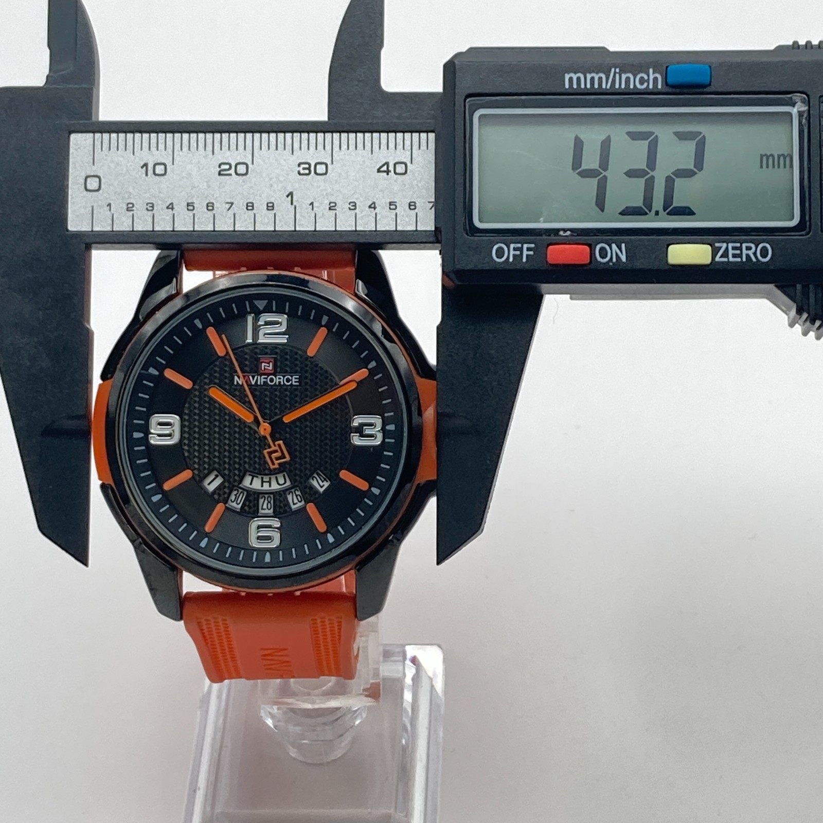 Naviforce Men’s Watch 43mm Black Orange Day Date 30M WR New Battery 9.5″