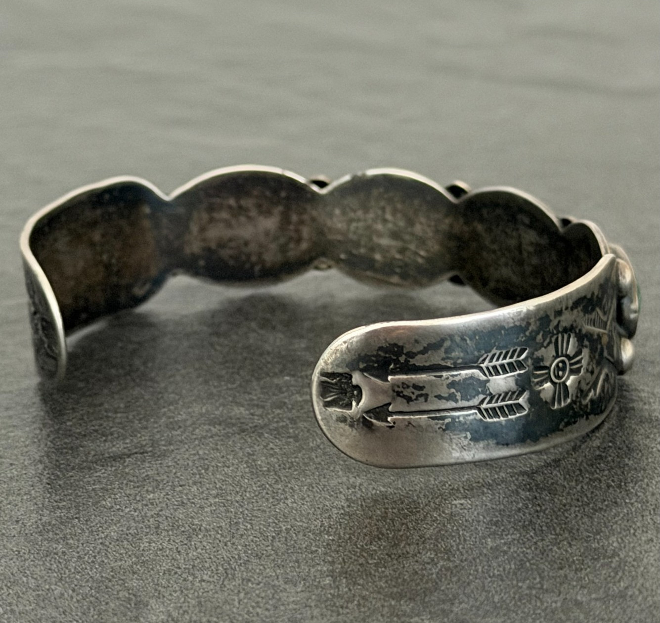 OLD Fred Harvey Era Navajo CERRILLOS Turquoise Silver Bracelet 7 in