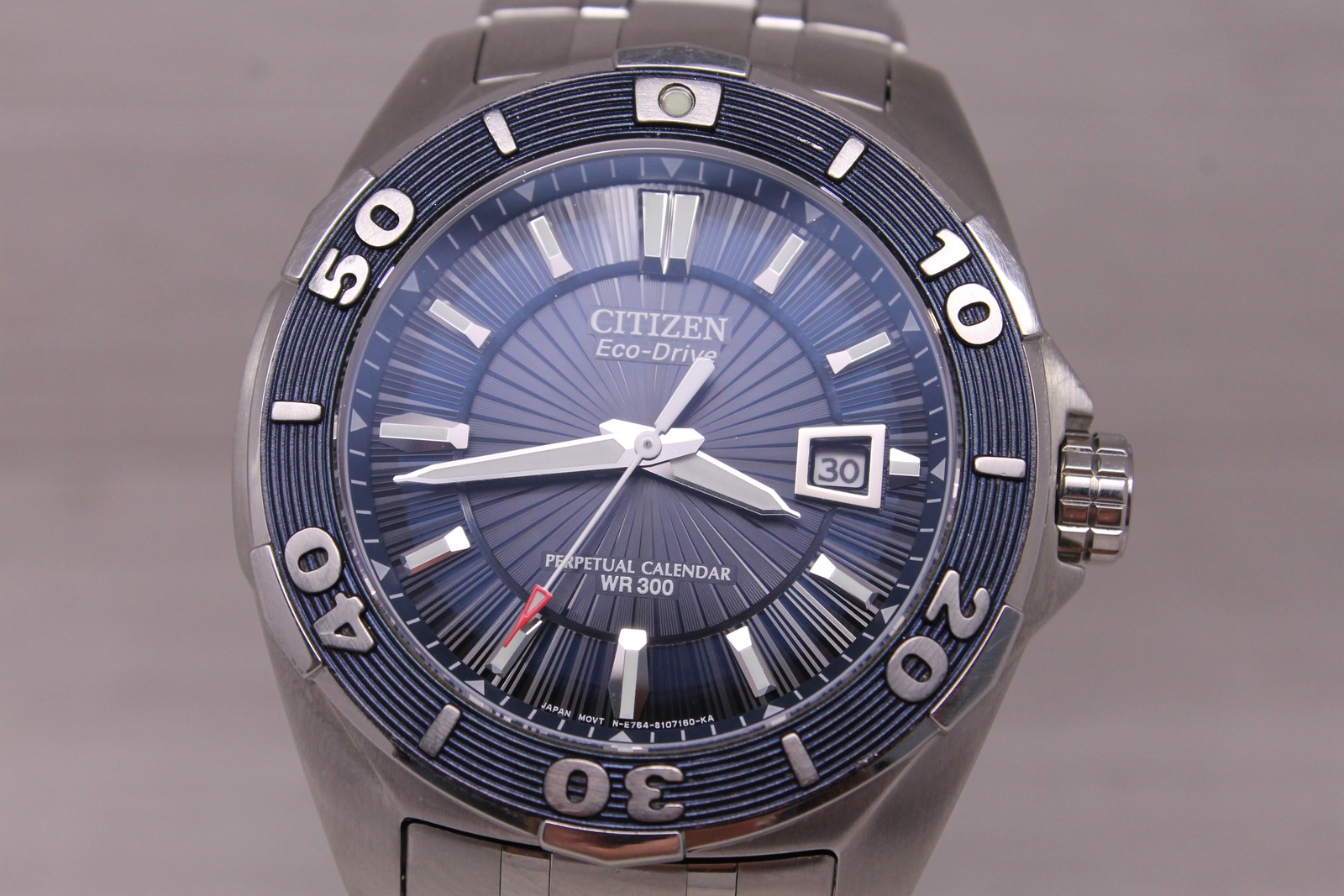 Citizen Signature Courageous Mens Watch 43mm Steel Date E764 Eco-Drive w/ Papers