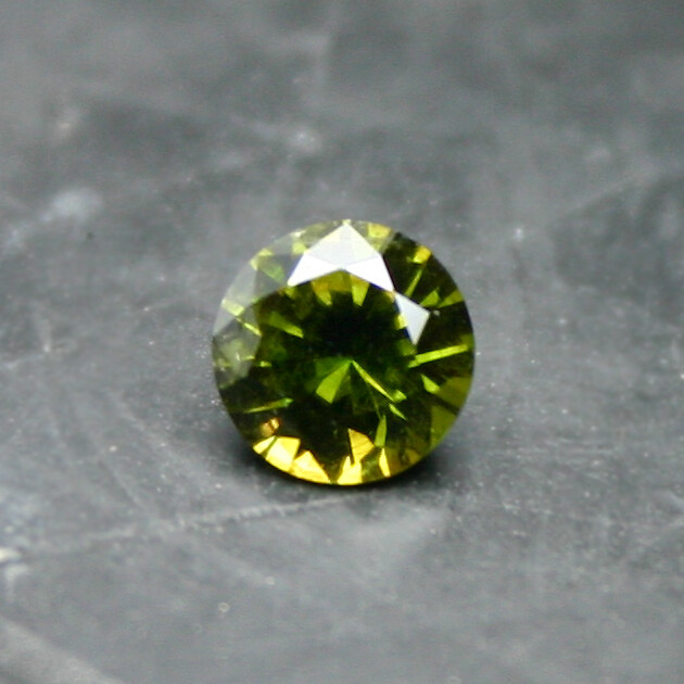 PAKISTANI DEMANTOID 0.72 carats Well Saturated Green Transparent Jardin Good Cut
