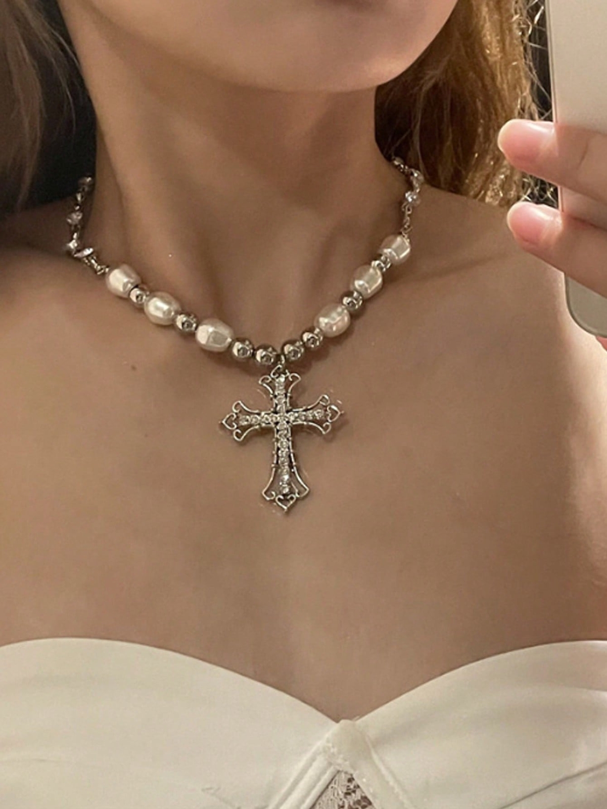 1pc Glamorous Zinc Alloy Rhinestone & Faux Pearl Decor Cross Charm Necklace For