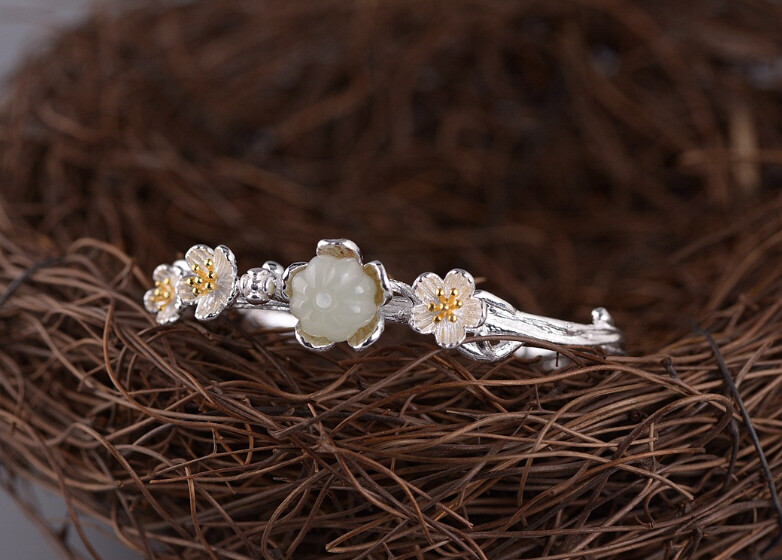 I05 Silver 925 Flower Branch Bangle and White Jade Flower