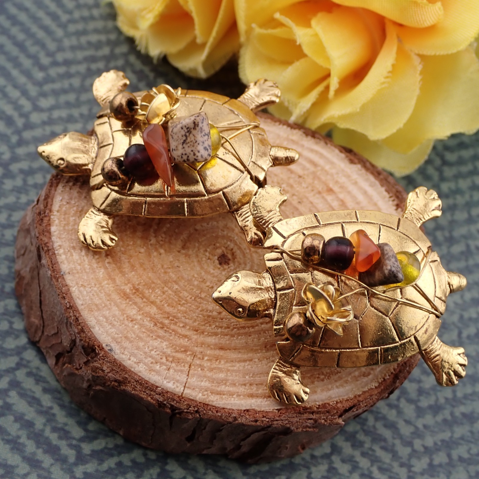 Vintage Robert Rose Agate Chip Turtle Gold Tone Clip Earrings