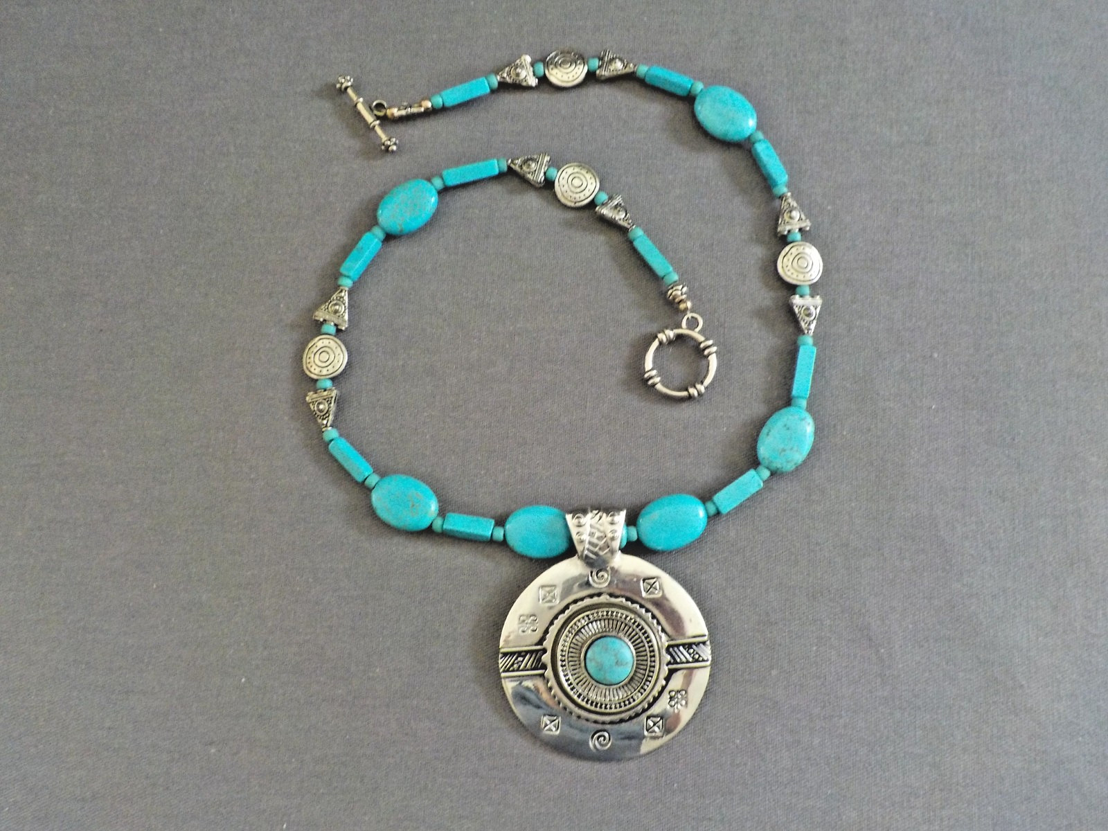 Faux Turquoise Pendant Necklace Round Silver Tone Metal 20″ Long Oval Dyed Stone