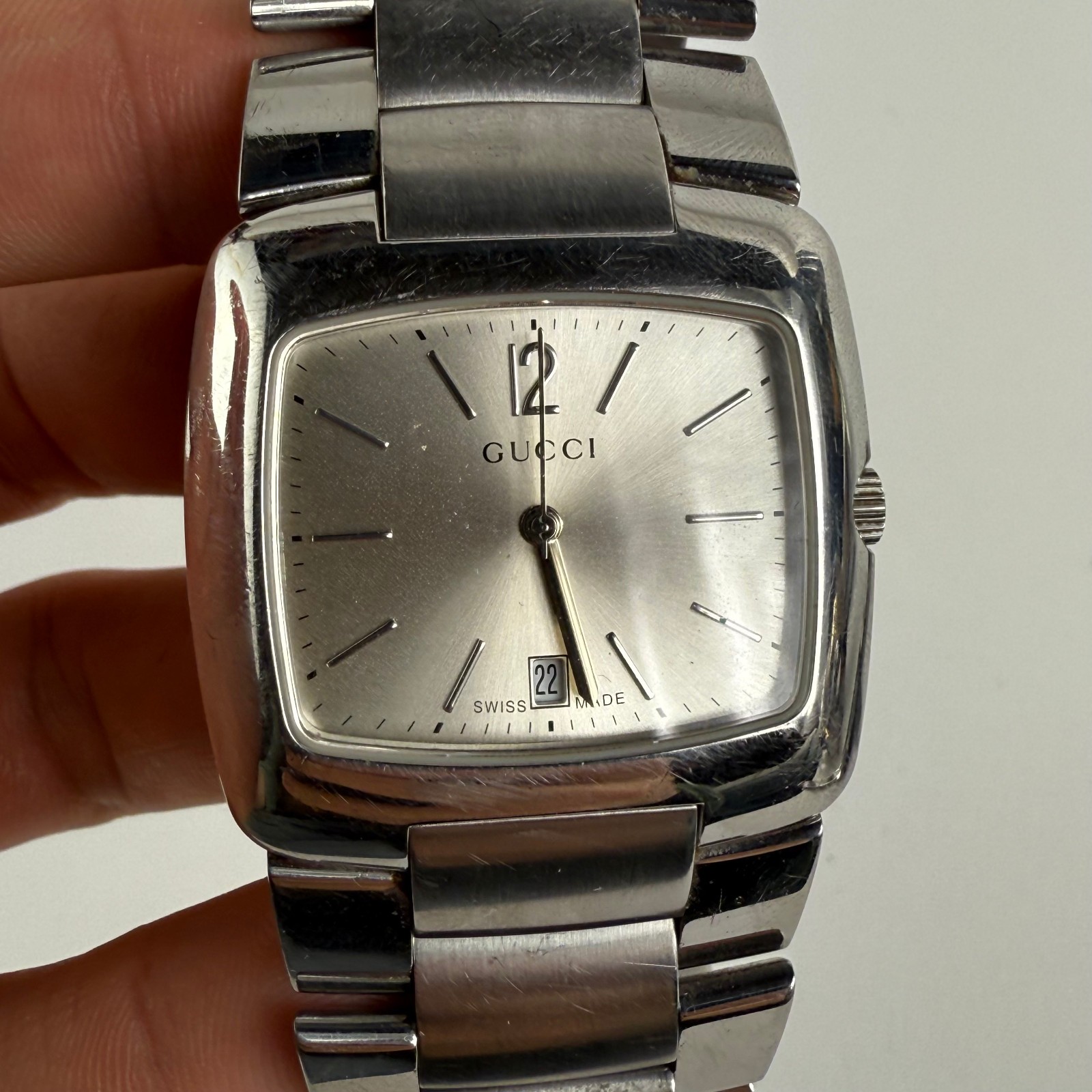 Gucci Stainless Steel 34mm 8500M Mens Silver Dial Quartz Watch New Battery