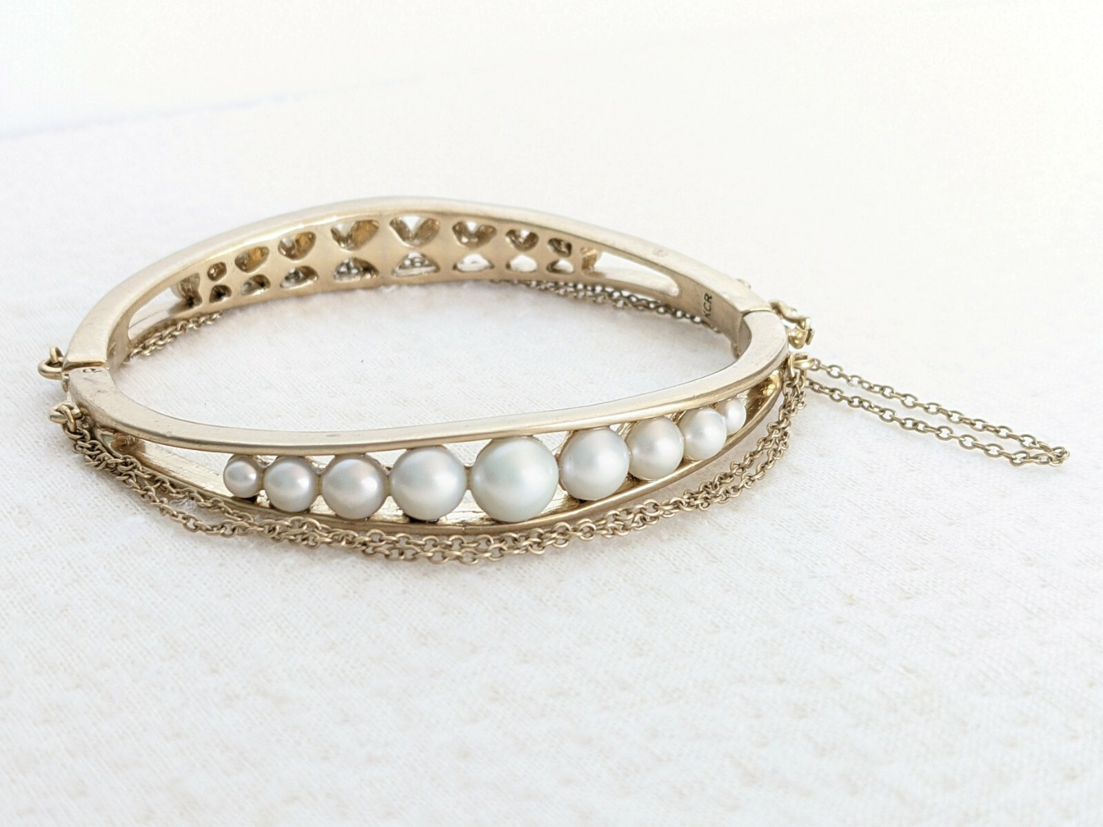 KCR Kenneth Cole Reaction Matte Gold Tone Chain White Faux Pearl Hinged Bracelet