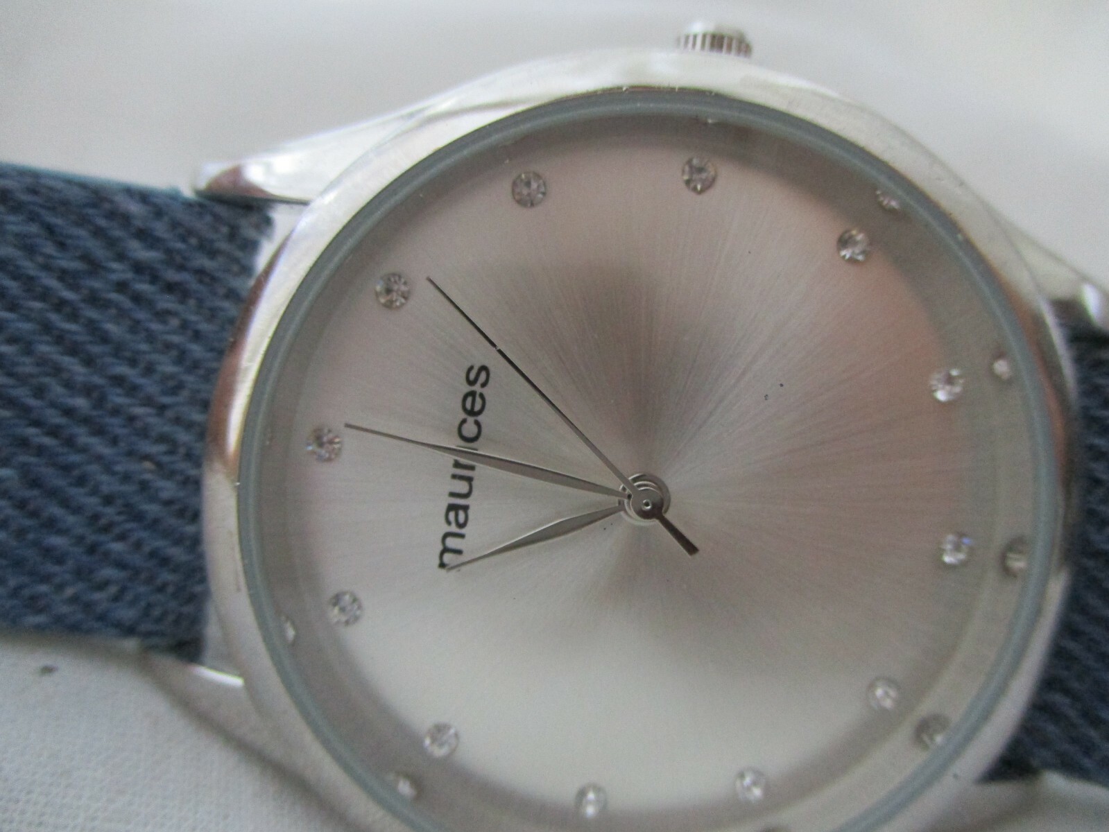 Maurices Watch Round Numberless Face Silver Toned Blue Buckle Band WORKING!