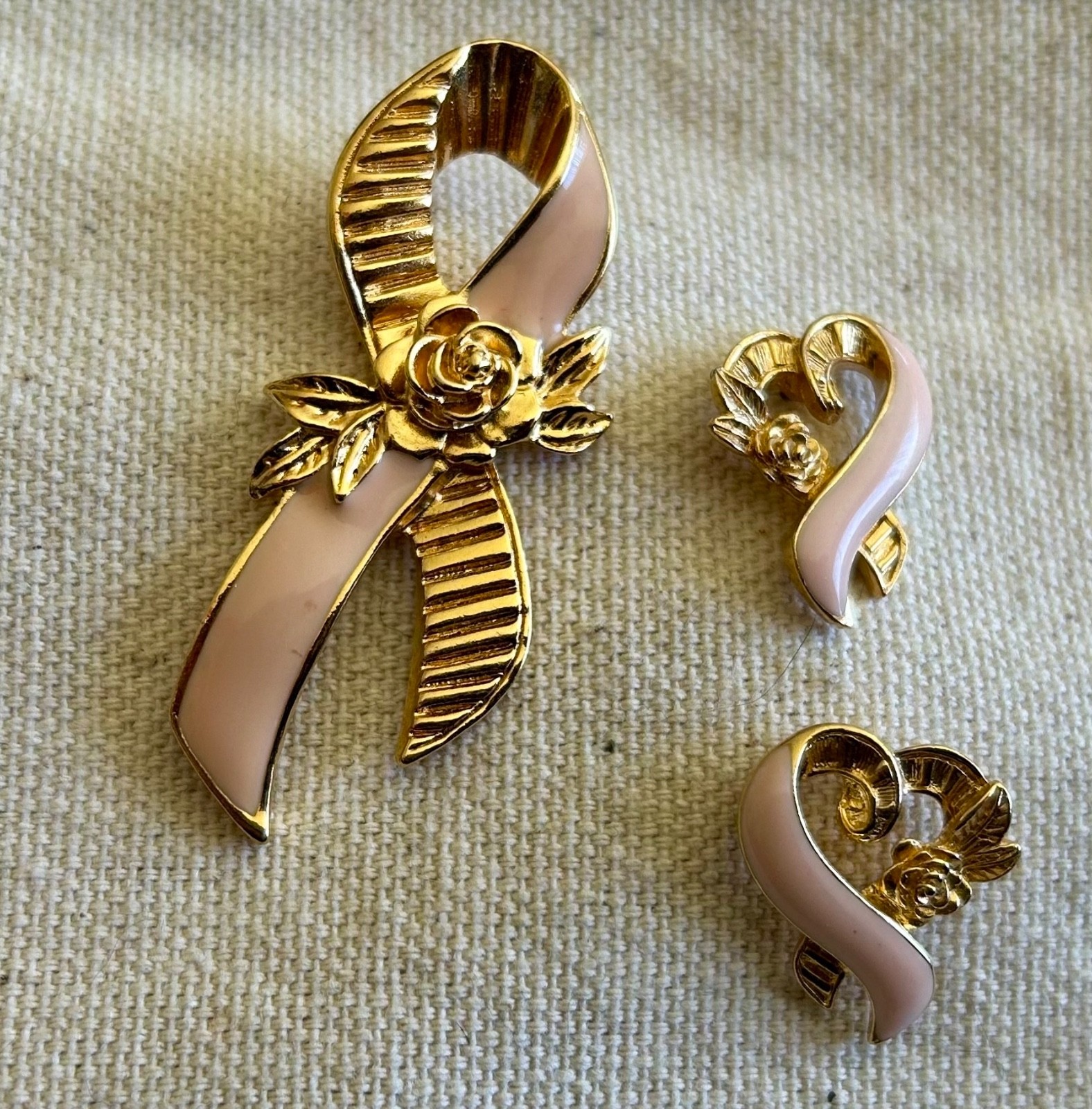 Avon Enamel Pink Ribbon Breast Cancer Awareness Gold Tone Pin & Earrings Set