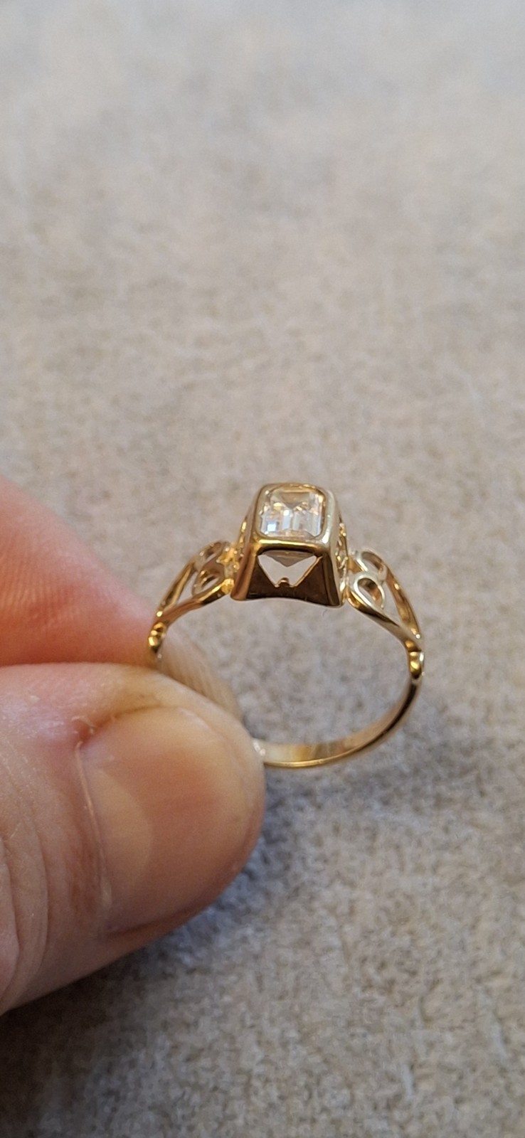 9ct Yellow Gold Ring, Stunning, Size N