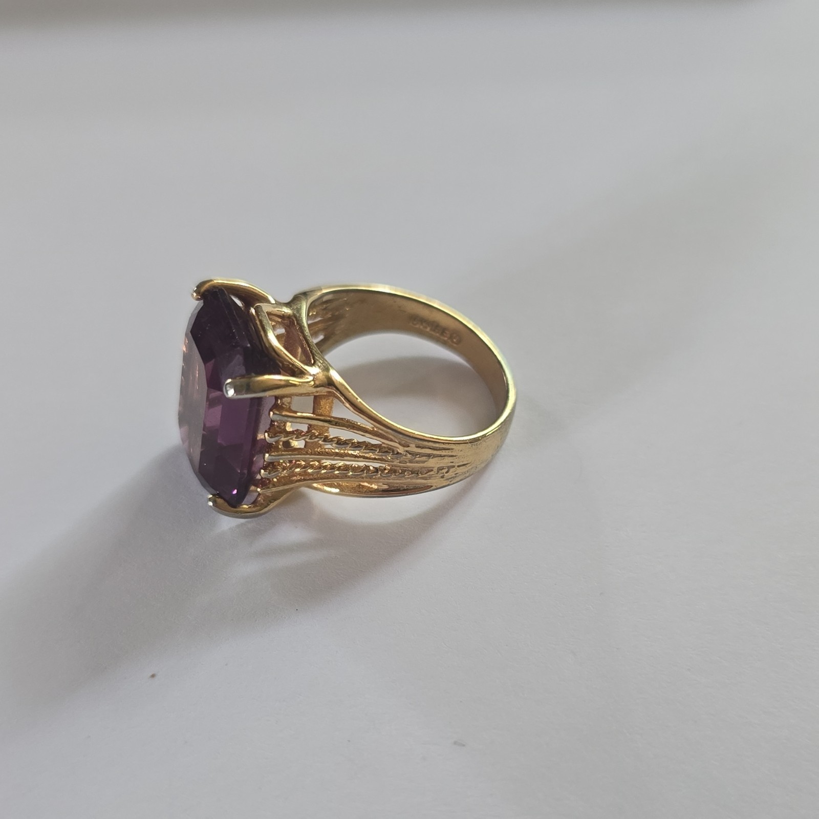 Vintage 18K HGE Gold Plated Purple Crystal In Bold Statement Ring sz 8.25