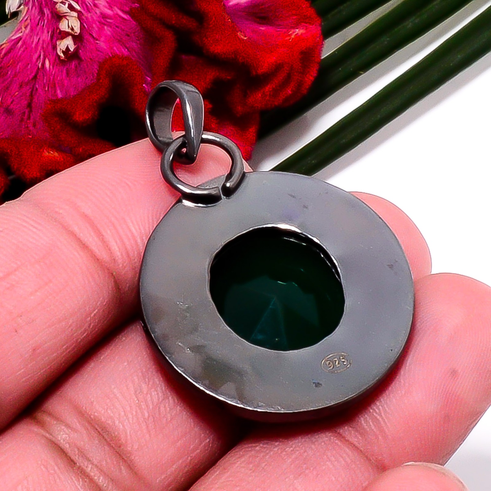 Emerald – Simulated Black And Gold Plated 925 Sterling Silver Pendant 1.64″ Sk40