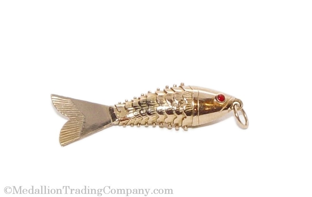 Vintage 18k Yellow Gold Ruby Eye Articulated Koi Fish Pendant Charm 1.25″ Lot 1