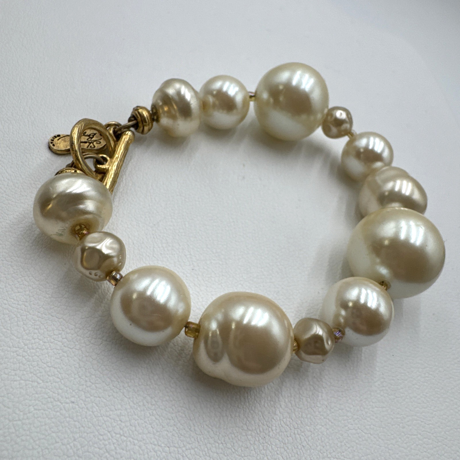 Vtg 90s Shane Boyner Chunky Big Faux Pearl Statement Toggle Bracelet 6.25″