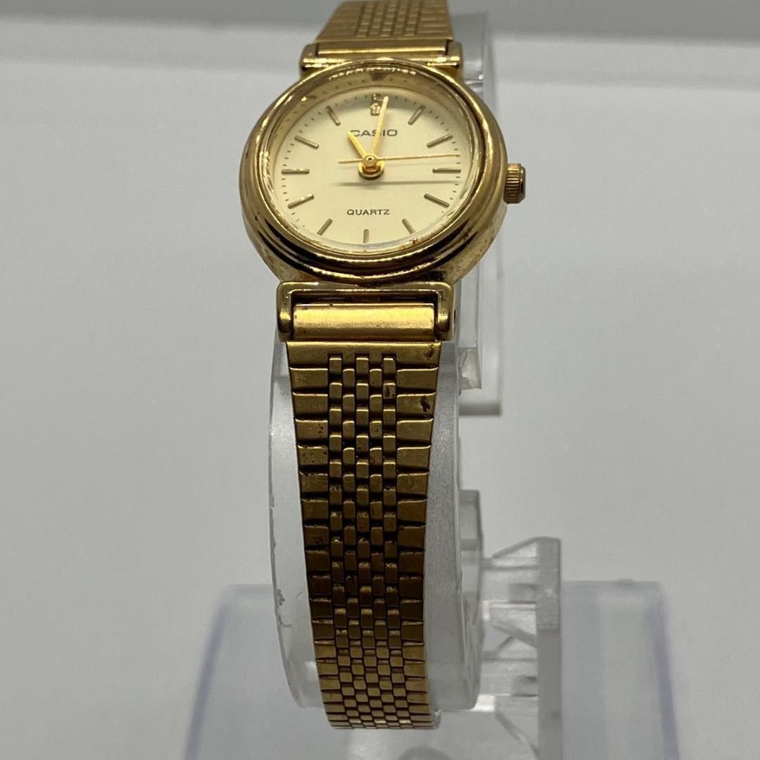 Excellent condition, fully functional CASIO QUARTZ women’s watch, gold.