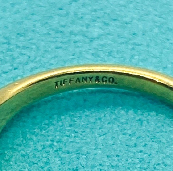 Tiffany & Co Blue Pear Shape Blue Stone 18k Yellow Gold