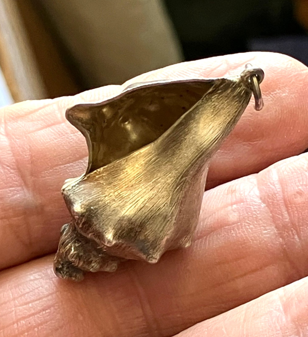 Sterling CONCH SHELL PENDANT 5.6 grams