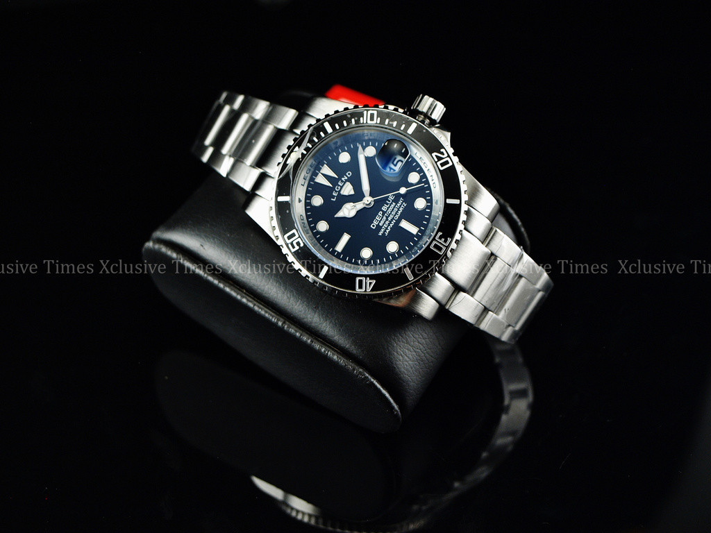 RARE Legend Men 200m Deep Blue Diver Midnight Black Dial Quartz SS Watch