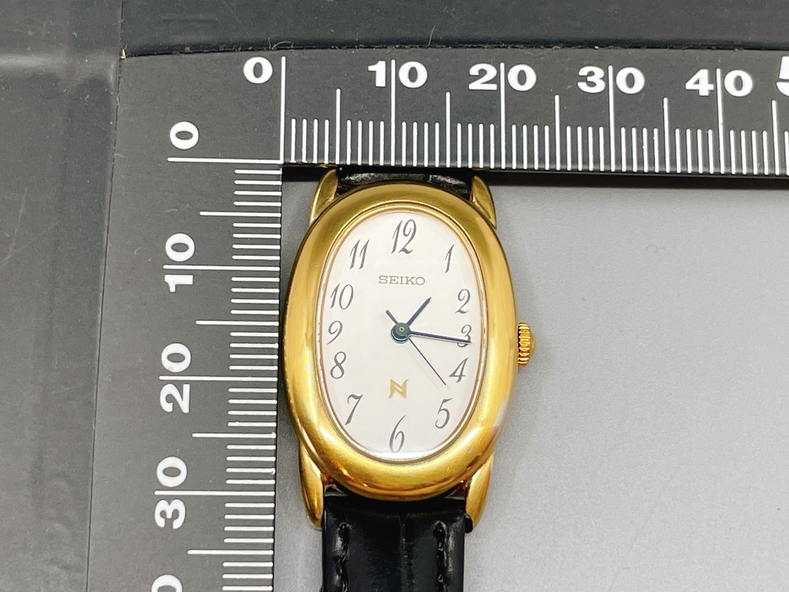 Seiko Noie 1F21-5B70 White Dial 21mm Oval Qz Women’s Watch Vtg1993 -US Stock