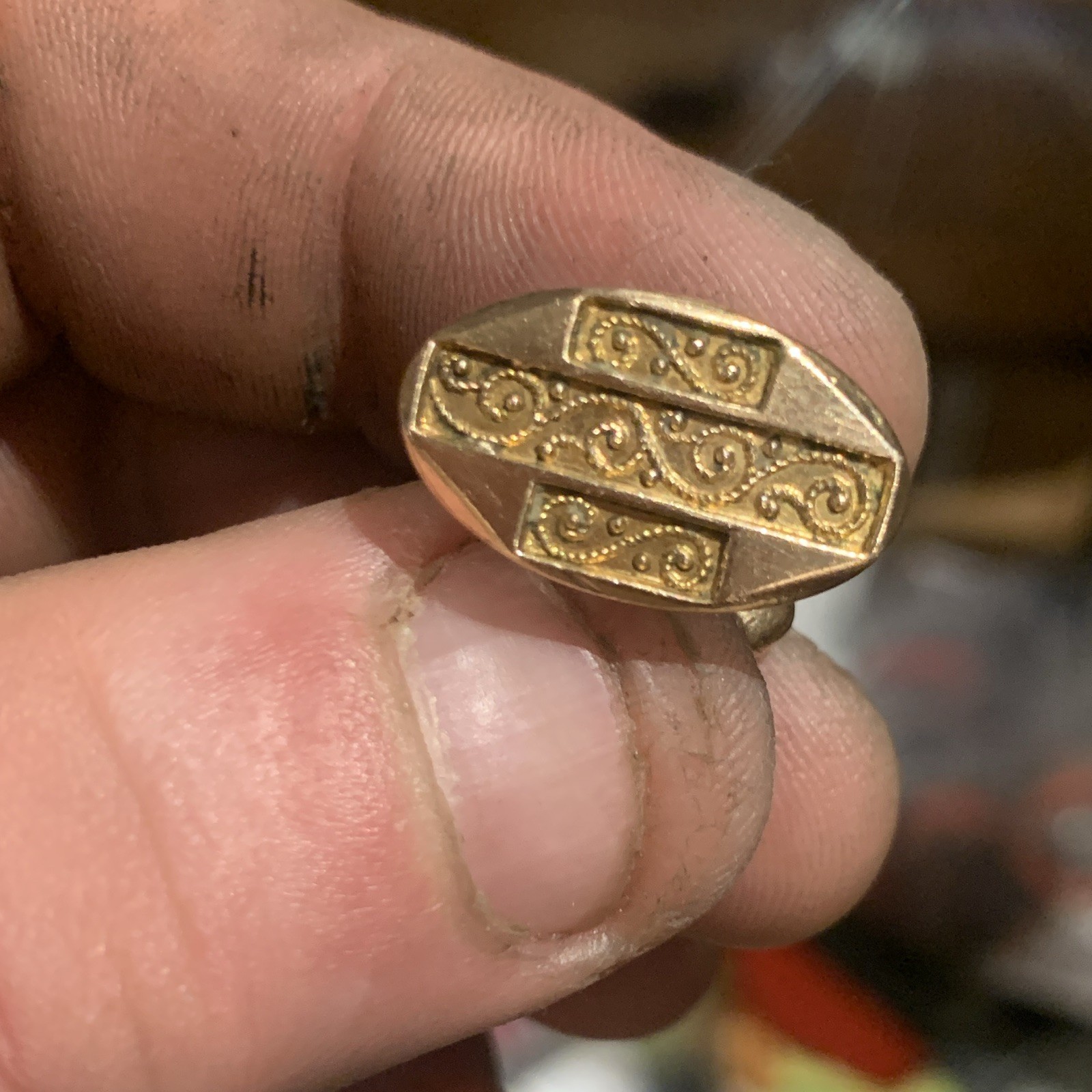 Vintage Men’s Oval Gold-Tone Cufflink Fixed Back Scroll Design No Stone
